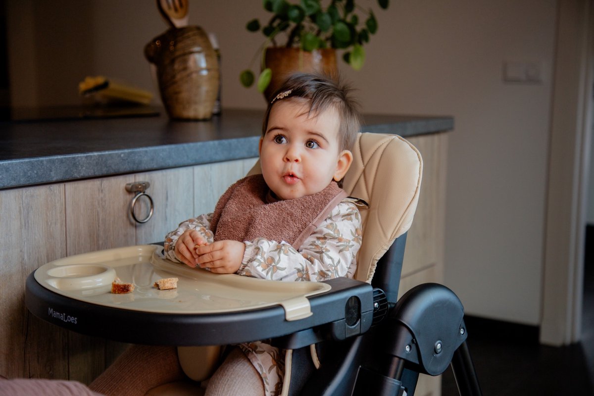 MamaLoes Scott Kinderstoel Zwart – Inklapbaar met Wielen thumbnail 2