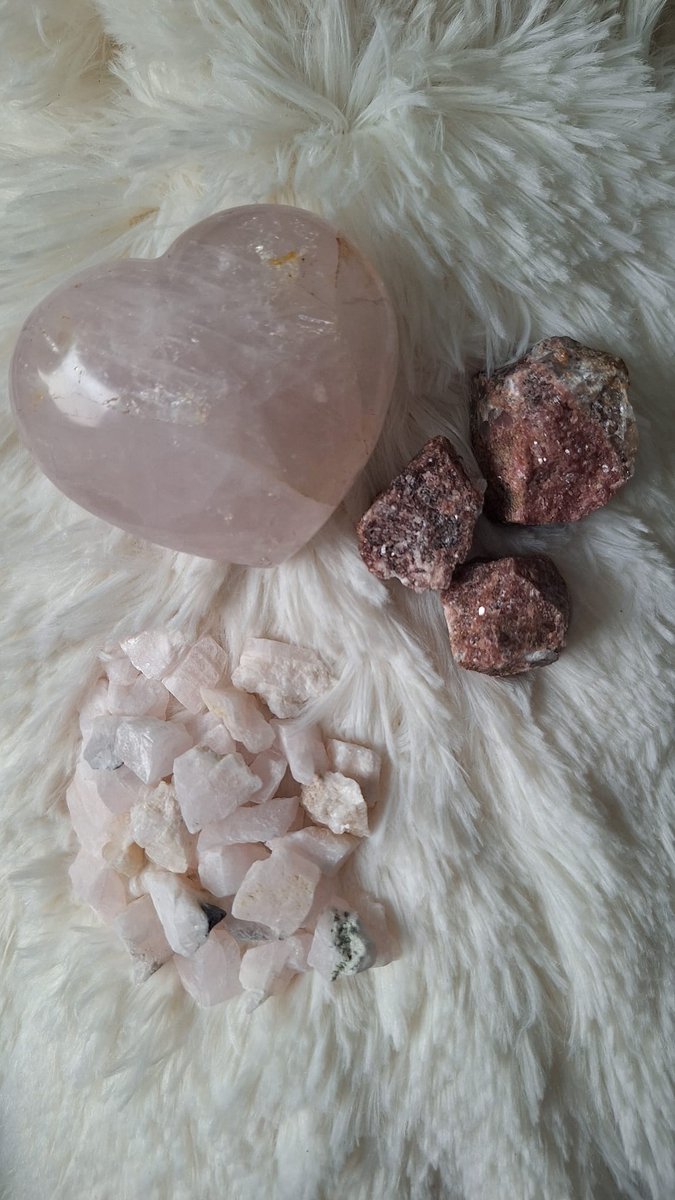 Healing Magic 777 - Love and selflove box - Box met edelstenen om je te helpen je hart te openen voor jezelf en anderen - Edelstenen hartchakra - Morganiet, Rhodoniet en Rozenkwarts - affirmaties en ritueel - Edelstenen liefde - zelfliefde - heling