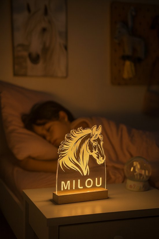 Gepersonaliseerd Nachtlampje met Paard - LED Lamp met Naam - Kinderkamer Decoratie - Paarden Cadeau voor Jongens en Meisjes - 11x15 cm van Joyful Horse — afbeelding 2