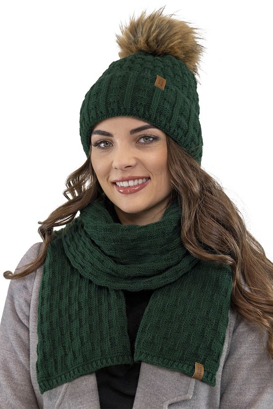 Set bonnet et écharpe d'hiver Vivisence pour femme - Maille douce doublée polaire et pompon en fausse fourrure - Maintient chaud et confortable par temps froid et s'adapte à toutes les morphologies grâce à sa coupe élastique - Vert
