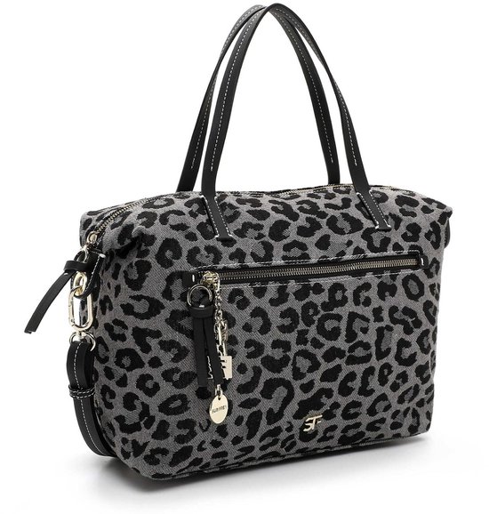 Grijze shopper met luipaardprint, zwarte handvatten en een afneembare schouderband. Met ritsvakken en hangertjes.