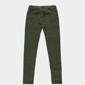 Achterkant van een groene corduroy broek met slim fit pasvorm en geborduurde zakken.