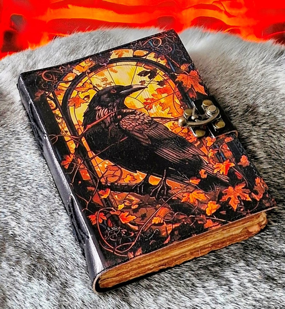 Gothic Raaf Leren Dagboek - Leren Journal Raaf in Kathedraal Venster - 18x13cm - Leren Notitieboek met Raaf