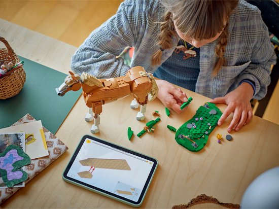 LEGO Creator 3-en-1 Magnifique cheval, ensemble de construction animalière - 31166