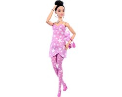 Barbie Deluxe Style - Robe en Denim rose avec imprimé étoiles et Cheveux Zwart - Poupée mannequin