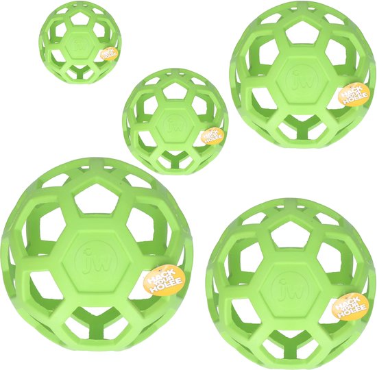 Vijf groene JW Hol-ee Rollers met verschillende groottes, elk met een open, honingraat-achtige structuur.