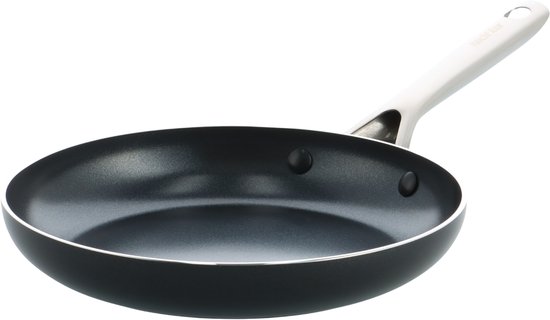 Kochstar Nacht Keramische Koekenpan - 20cm - PFAS-vrij - Inductie koekenpan - Inductie pan - Vaatwasserbestendig - Ovenbestendig tot 200° C - Keramische anti-aanbaklaag - RVS handgreep - RVS rand - Zwart