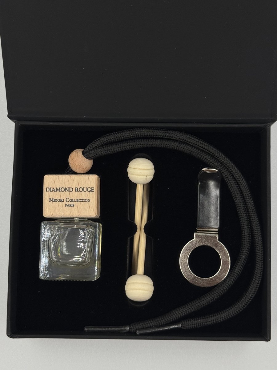 Diamond Rouge - Mizori Collection - Luxe Auto Geurverfrisser- Autoparfum - Auto parfum diffuser - Auto aroma - Car perfume - Luchtverfrisser auto - Parfum auto - Auto accessoires