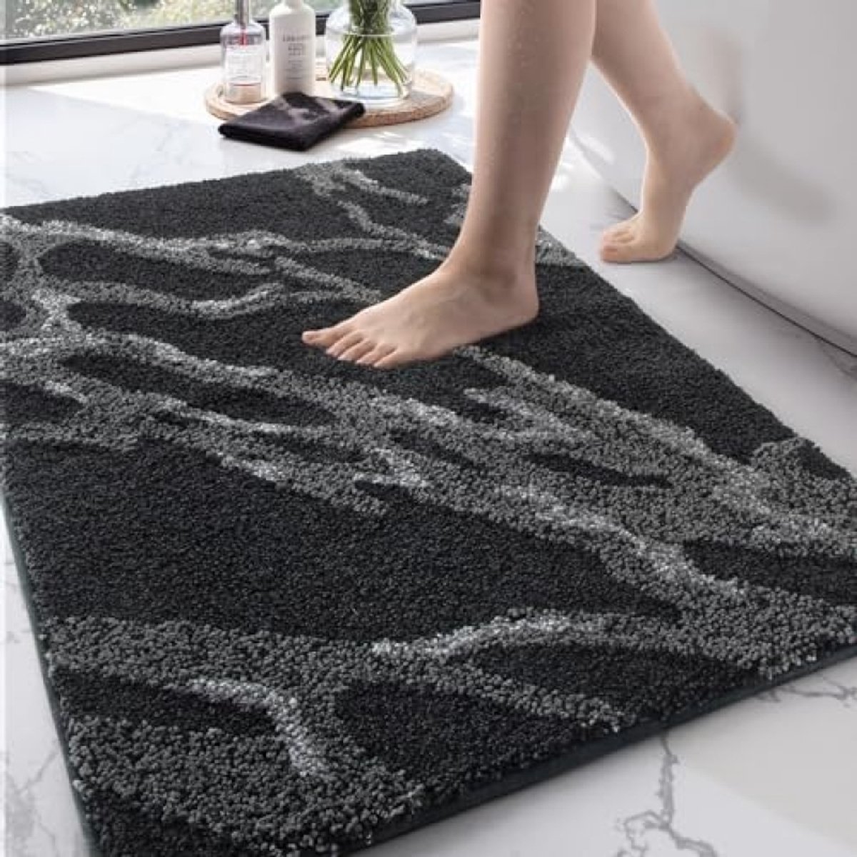 Super Absorberende Badmat 61 x 110 cm - Extra Zacht Microvezel Badtapijt met Antislip Achterkant - Machinewasbaar voor Badkamer, Douche en Bad