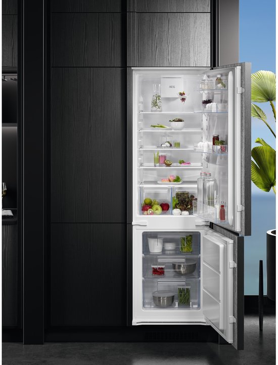 AEG OSC5D181ES - Inbouw koel-vriescombinatie - Sleepdeur - 196 l Koeler - 73 l Vriezer - Ingebouwd - 34 dB