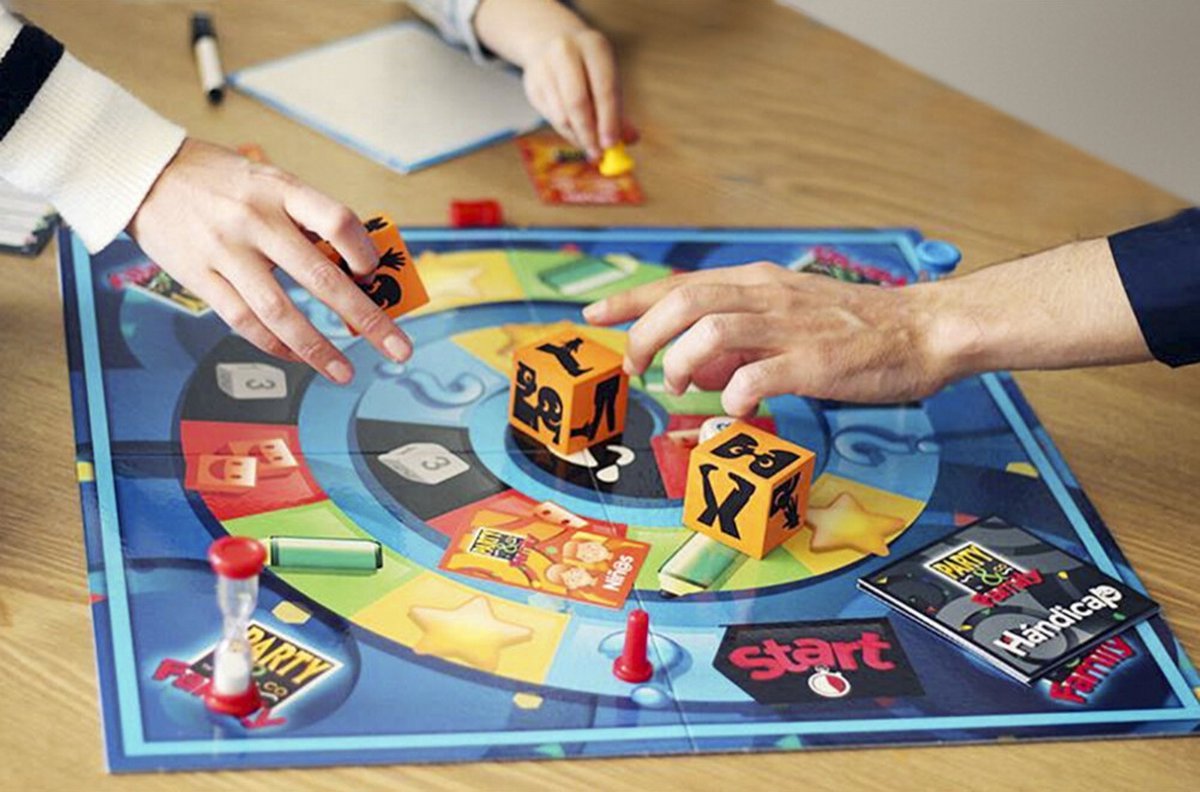 Party & Co. - Family - Bordspel voor families - Vanaf 8 jaar - Partyspel - Actiespel — afbeelding 16