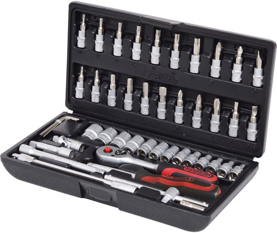 Een opengemaakte zwarte koffer met een 48-delige dopsleutelset van KS Tools. De set bevat doppen, bits en een ratel met rood-zwarte handgreep.