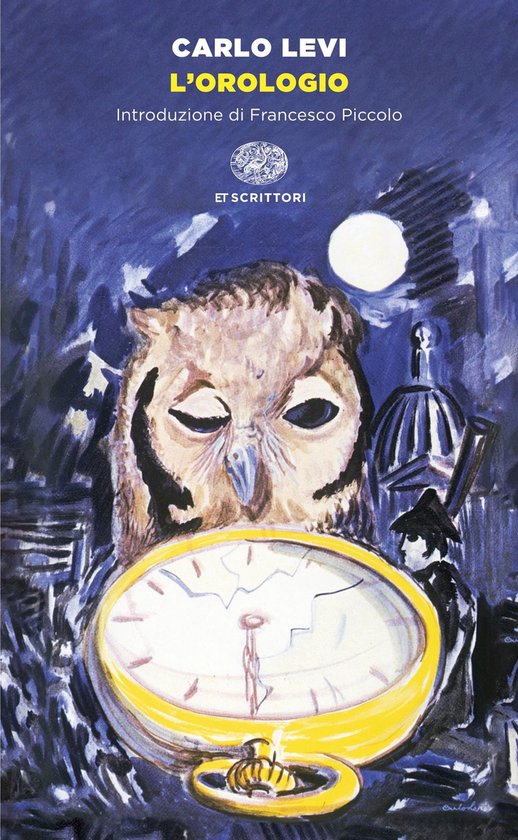 Boekcover van 'L'Orologio' met een uil die naar een grote klok kijkt, met een maan en gebouwen op de achtergrond.