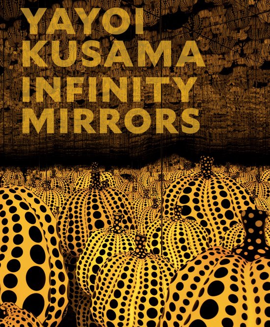 Livre intitulé Yayoi Kusama Infinity Mirrors, avec des citrouilles jaunes à pois noirs.