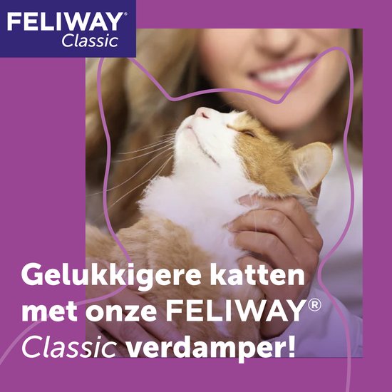 Feliway Classic verdamper. Een vrouw houdt een sinaasappel kat vast die haar kopje geeft.