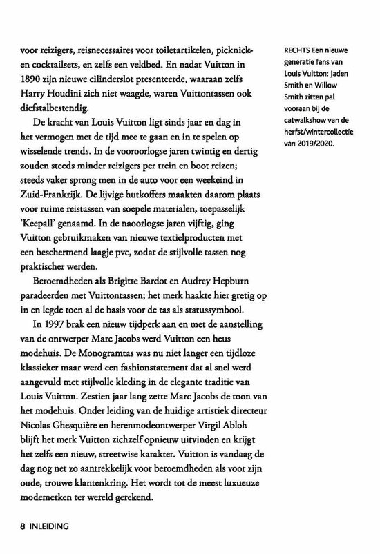 Boekpagina met tekst over de geschiedenis van Louis Vuitton, reizen en mode.