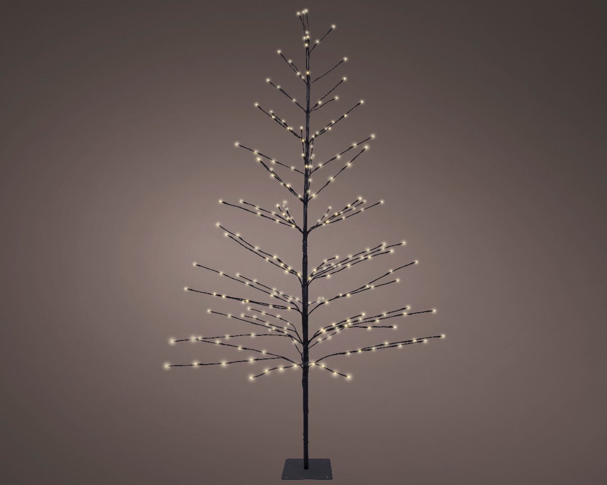 Kerstboom Lumineo met een diameter van 90 cm en hoogte van 180 cm.