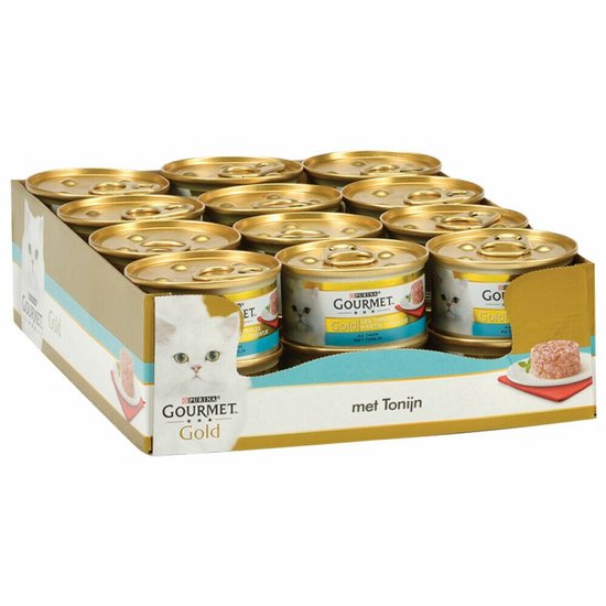 Doos met 12 blikjes Gourmet Gold kattenvoer met Tonijn. Op de voorkant een witte kat en een portie voer.