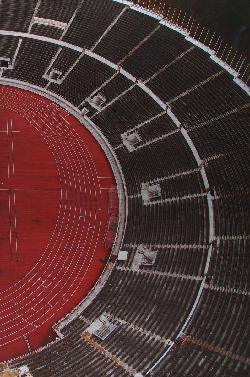 Schilderij - stadion - Collectie rhythm of the city - RVS - 98x148cm