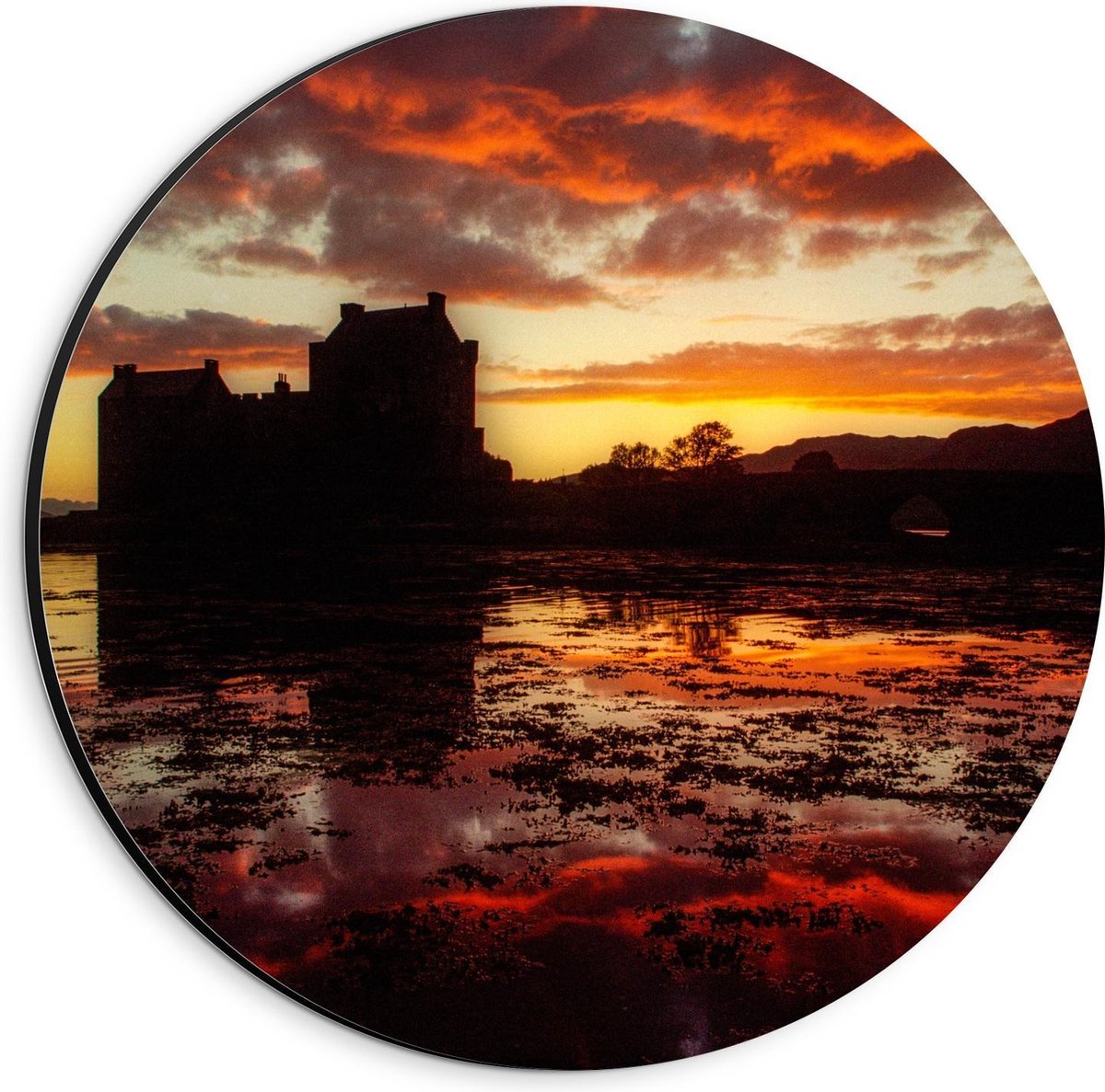 Dibond Wandcirkel - Kasteel in Moerassig Gebied - 20x20cm Foto op Aluminium Wandcirkel (me
