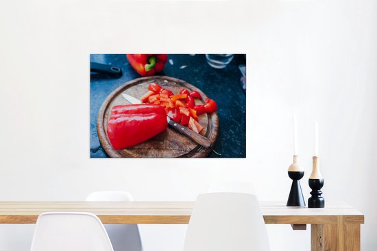 Poivron rouge haché sur fond bois Toile 90x60 cm - Tirage photo sur toile (Décoration murale salon / chambre)