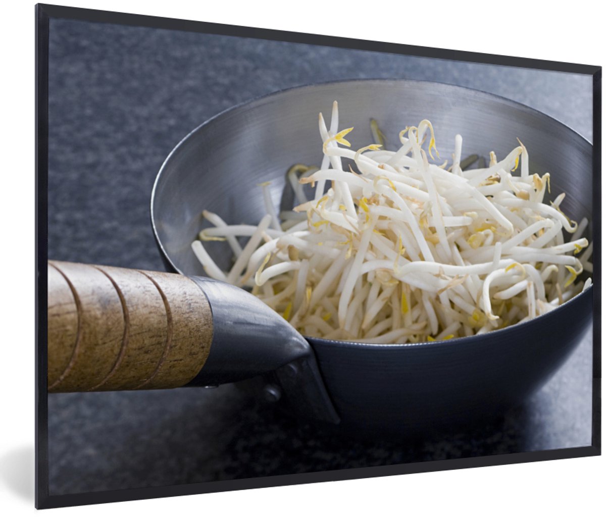 Foto in lijst - Wok pan gevuld taugé fotolijst zwart 60x40 cm - Poster in lijst (Wanddecor