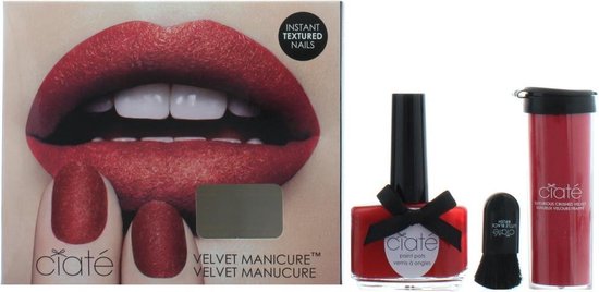Ciaté Velvet Manicure Scarletmitten Geschenkset 13.5ml Boudoir Nagellack + 8.5g Crushed Velvet Puder in Rot + Pinsel - Ciate