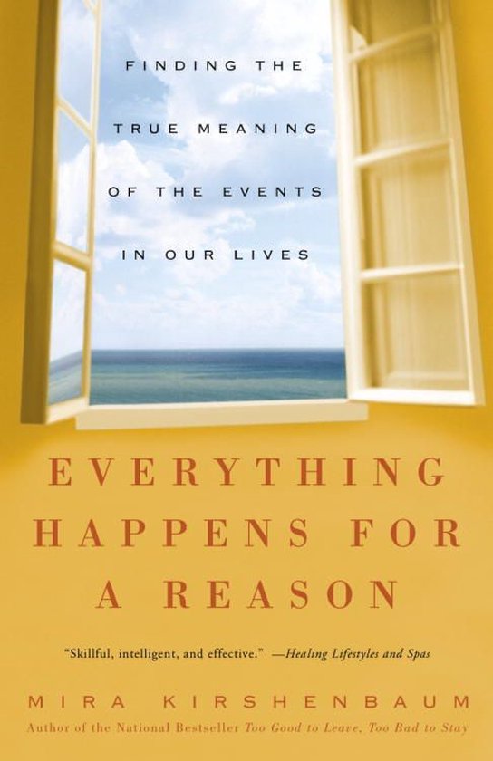 Boek 'Everything Happens for a Reason' met gele kaft en uitzicht op zee door een open raam.