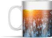 Mok - Besneeuwd bos met een weg in Finland - 350 ml - Beker