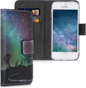 kwmobile telefoonhoesje voor Apple iPhone SE (1.Gen 2016) / 5 / 5S - Hoesje met pasjeshouder in zwart / donkerblauw / roze - Sterrenhemel Giraffe design