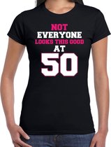 Not everyone looks this good at 50 verjaardag cadeau t-shirt zwart voor dames XS