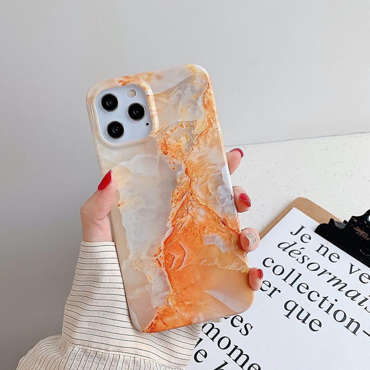Mobigear Hoesje geschikt voor Apple iPhone 12 Pro Max Telefoonhoesje Flexibel TPU | Mobigear Marble Backcover | iPhone 12 Pro Max Case | Back Cover - Oranje