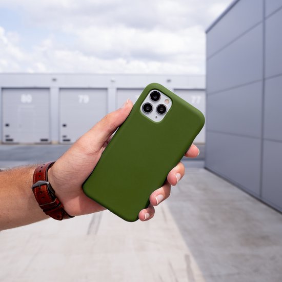 Coque en silicone liquide Coverzs Luxe pour iPhone 11 Pro Max - vert armée