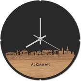 Skyline Klok Rond Alkmaar Eikenhout - Ø 44 cm - Stil uurwerk - Wanddecoratie - Meer steden beschikbaar - Woonkamer idee - Woondecoratie - City Art - Steden kunst - Cadeau voor hem - Cadeau voor haar - Jubileum - Trouwerij - Housewarming -