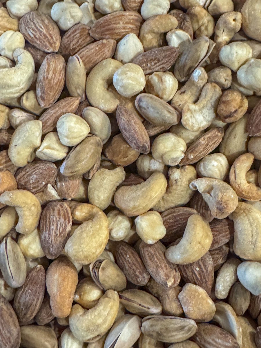 250 gram Notenmix - gezoute pistache noten - gezouten amandelen - gezoute cashew noten - gepelde hazelnoten