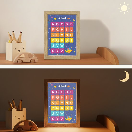 Nachtlampje 15x20 cm - Kinder lampje - Alfabet - Educatief - Letters leren voor kinderen - Ruimte - Tafellamp kinderkamer - Slaapkamer lamp - Bedlamp kinderen - Kinderlampje stopcontact - Wandlamp babykamer - Nachtlampjes van Merkloos — afbeelding 4