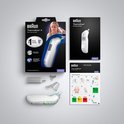 Braun oorthermometer, accessoires en handleiding op een grijze achtergrond.