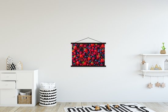 Posterhanger incl. Poster 60x40 cm - Schoolplaat - Fruit - Bos - Aardbei - Textielposter - Zwarte latten