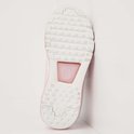 Zool van een roze, nude en witte lage sneaker van British Knights. Profielzool met doorschijnend roze detail.