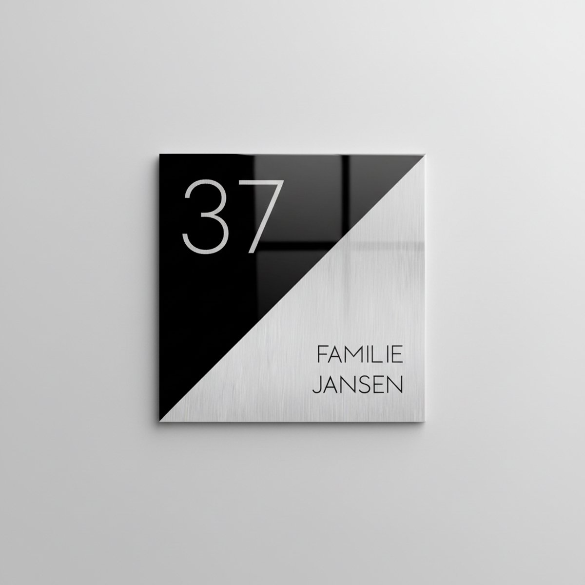 Nevolis Gepersonaliseerde Moderne Huisnummer Keramische Tegel met Familienaam – Stijlvolle Adres Wanddecoratie – 15 x 15 cm Multi Color