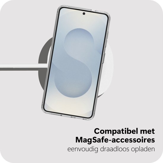 Transparante telefoonhoes met magnetische ring op draadloze oplader.