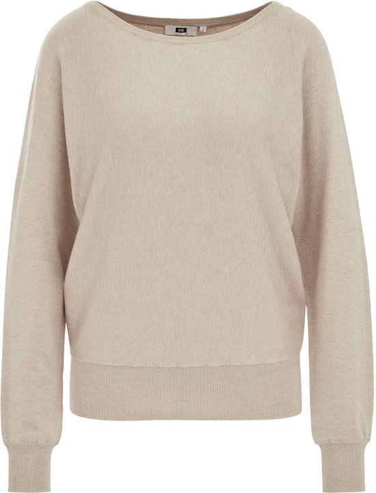 Pull beige clair à col bateau et manches longues.