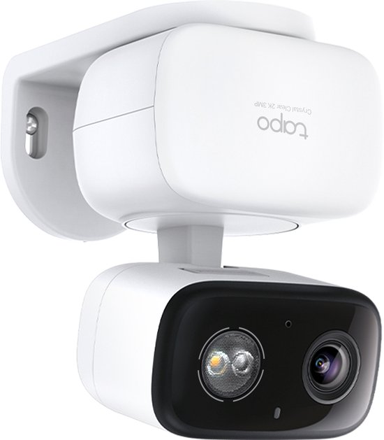 Witte Tapo beveiligingscamera voor buitenmontage. Zwart camerahuis met lens en spotlight.