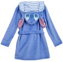 Achterkant van een lichtblauwe badjas met capuchon met Stitch-gezicht, lange mouwen en ceintuur.