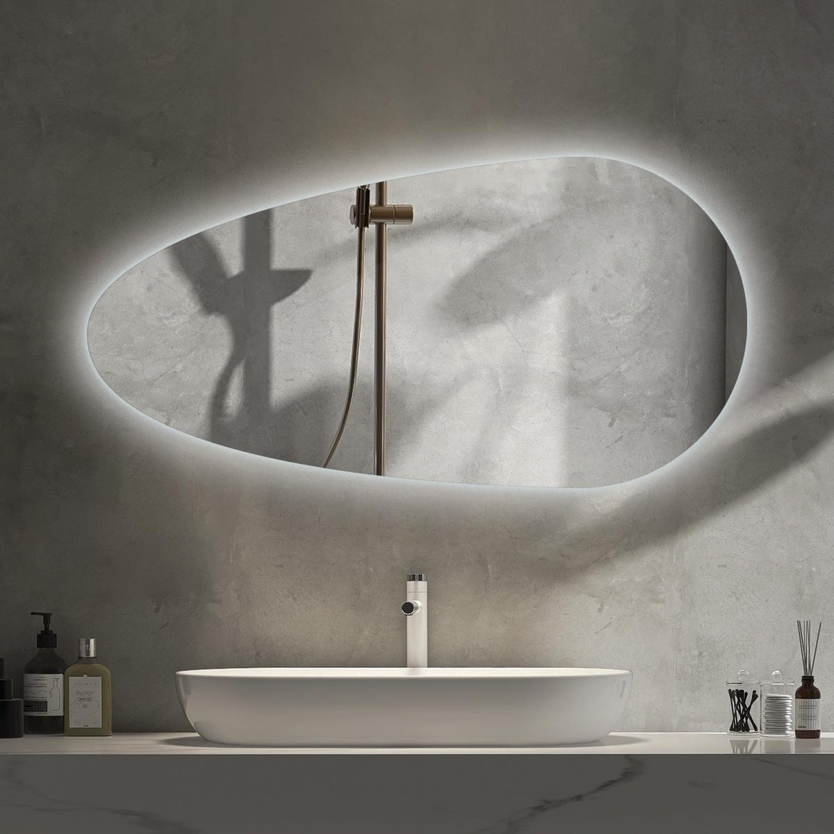 Coloray Decoratieve Organische LED Spiegel - Moderne Asymmetrische LED Spiegel - 50 cm x 100 cm - Grote Decoratieve LED Spiegel - Spiegel voor Hal Onregelmatig LED - Koel Licht - Moderne Organische LED Spiegel