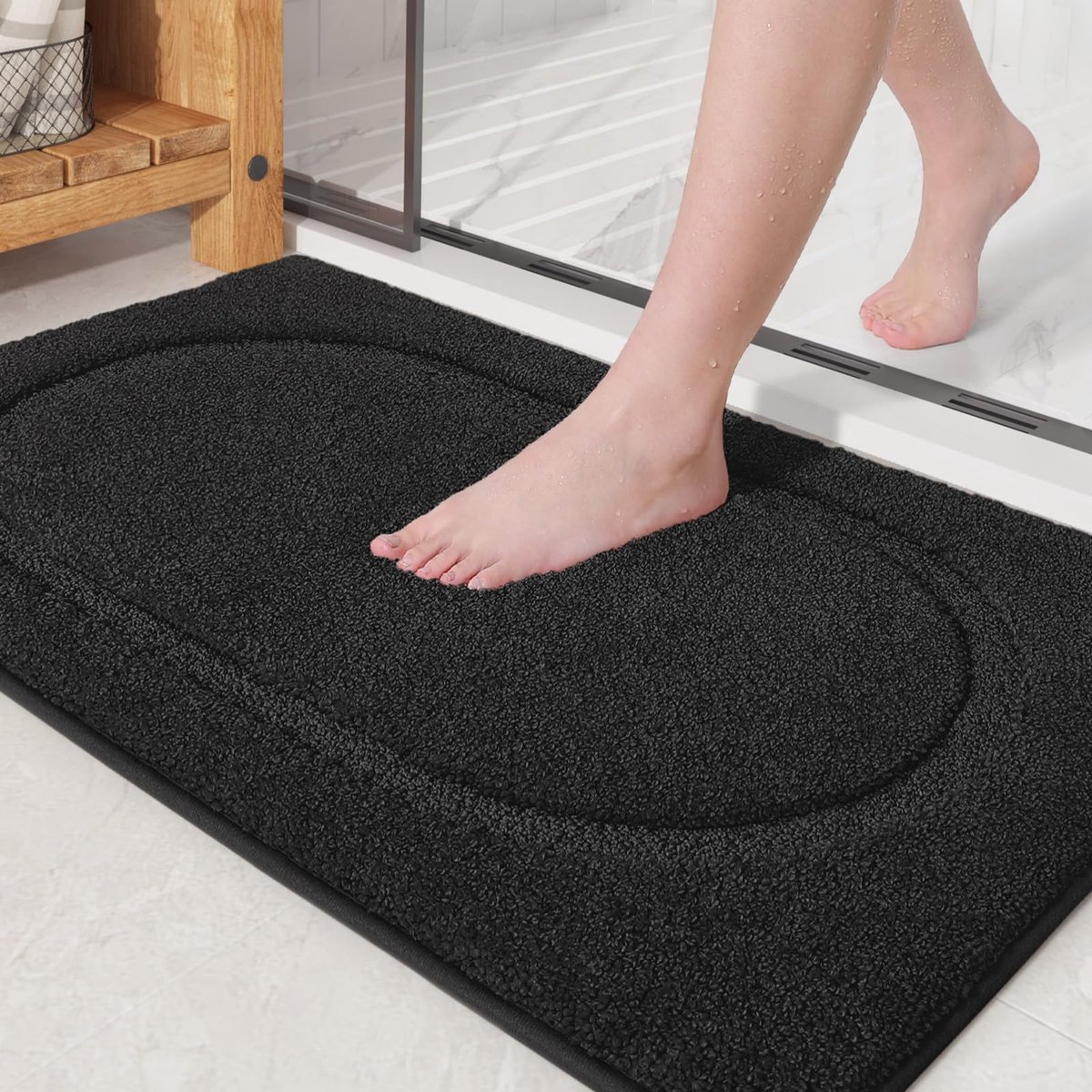 Unyqoos® Black soft bath mat with non-slip and water-absorbing microfiber material