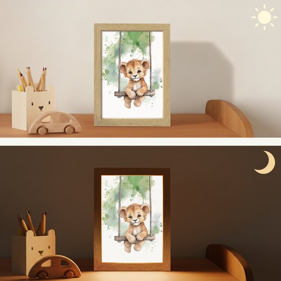 Nachtlampje 15x20 cm - Kinder lampje - Leeuw - Dier - Kinderen - Jungle - Tafellamp kinderkamer - Slaapkamer lamp - Bedlamp kinderen - Kinderlampje stopcontact - Wandlamp babykamer - Nachtlampjes van OnlyWow — afbeelding 4