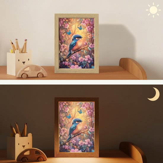 Nachtlampje 15x20 cm - Kinder lampje - IJsvogel - Sprookjesbos - Roze - Bloemen - Tafellamp kinderkamer - Slaapkamer lamp - Bedlamp kinderen - Kinderlampje stopcontact - Wandlamp babykamer - Nachtlampjes van OnlyWow — afbeelding 4