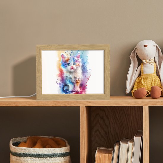 Nachtlampje 20x15 cm - Kinder lampje - Kat - Kleurrijk - Verf - Dier - Wit - Tafellamp kinderkamer - Slaapkamer lamp - Bedlamp kinderen - Kinderlampje stopcontact - Wandlamp babykamer - Nachtlampjes van OnlyWow — afbeelding 3