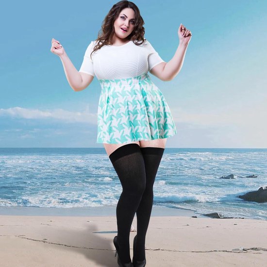WE Fashion gestreepte sokken met all-over cupcake print zwart/wit